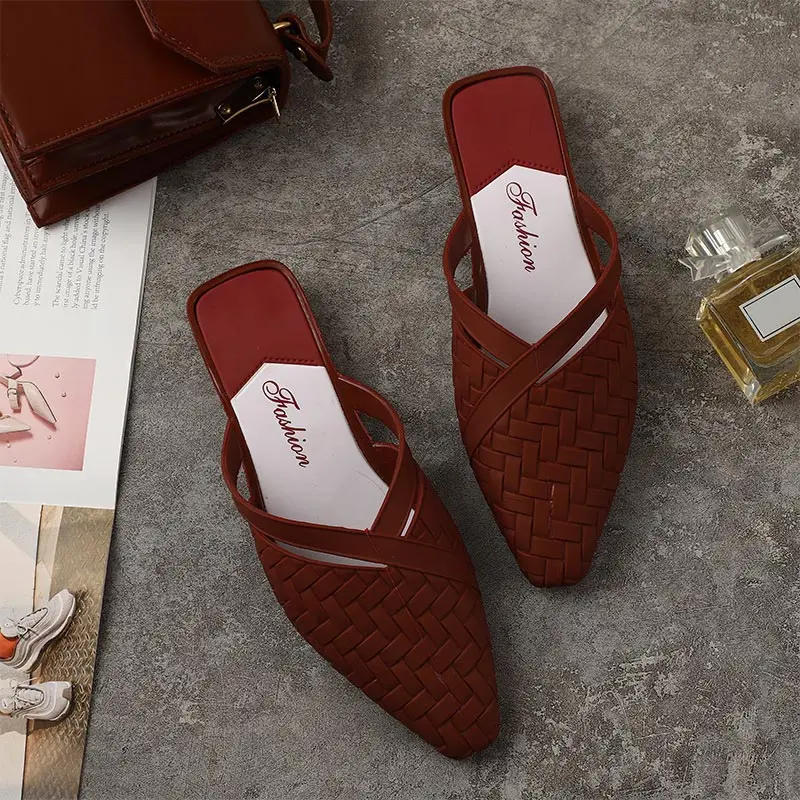 Туфли женские на низком каблуке мягкие шлепанцы заостренный носок удобная