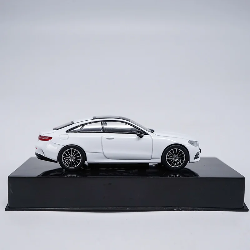 1:43 E300 E-KASE Coupe модель сплава автомобиля статические высокой моделирования металлические модельные автомобили с оригинальной коробкой