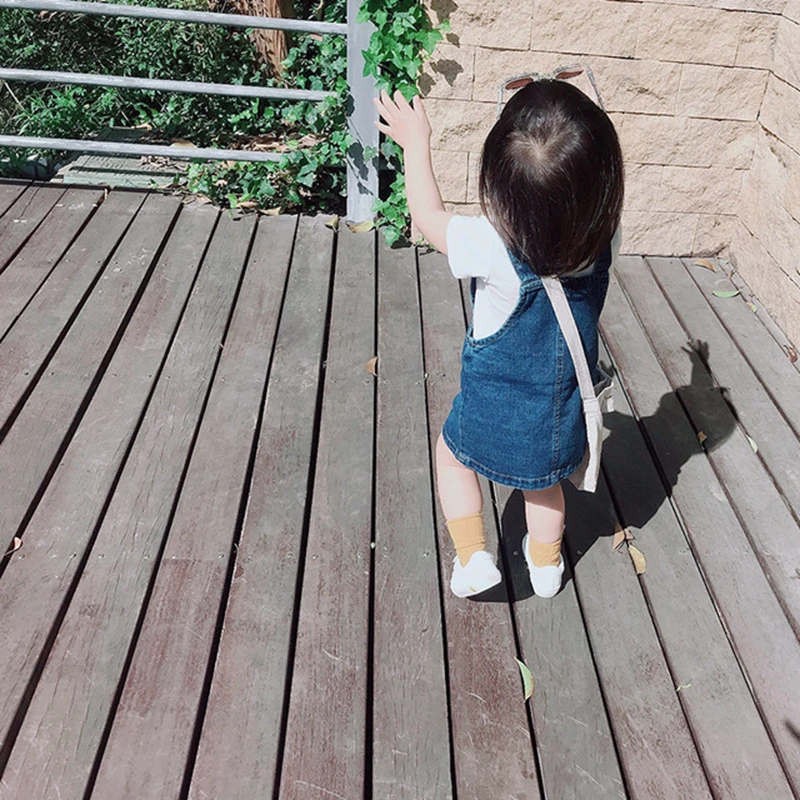 Джинсовая юбка на лямках для девочек демисезонная короткая джинсовая без