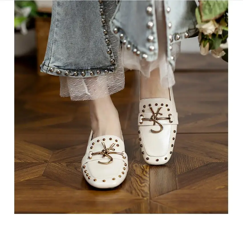 Soft leather leather shoes women's shoes 2021 spring rivets thick with single shoes women in solid color shoes