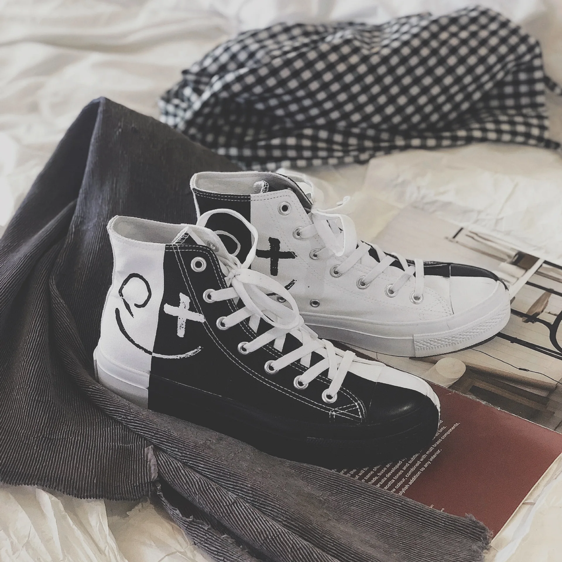 Новейшая классика брендовая Дизайнерская обувь Цвет черный белый из парусины