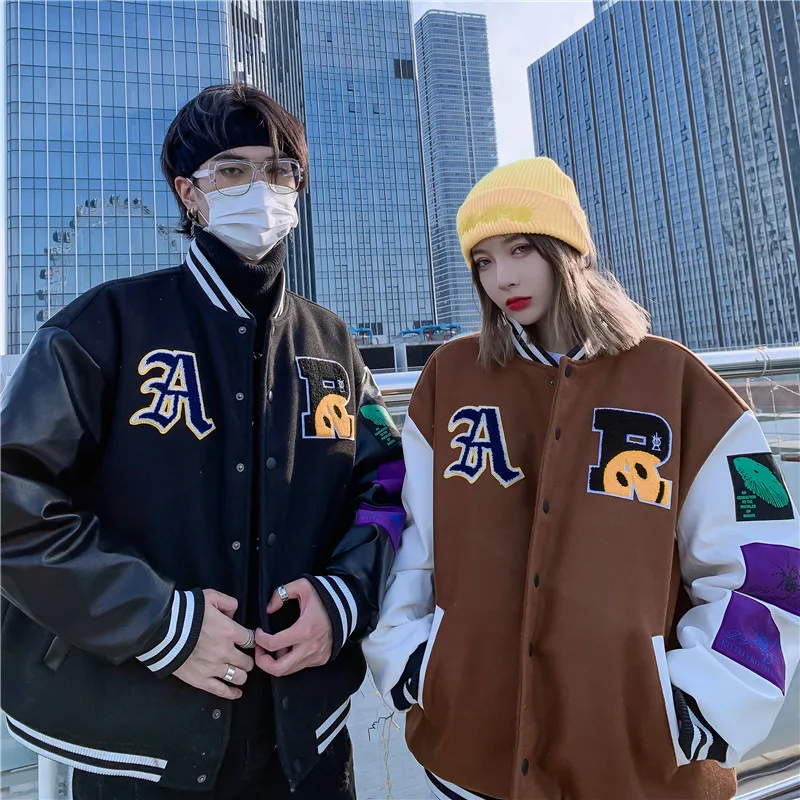 

Бейсбольные куртки в стиле хип-хоп, куртка-бомбер в стиле пэчворк с надписью и улыбающейся вышивкой, модная уличная одежда унисекс для колле...