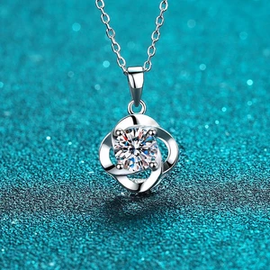 Trendy 1 Carat D Color Moissanite Necklace for Women 925 Sterling Silver Pave VVS1 Moissanite Diamond Flower Charm Necklace Gift
