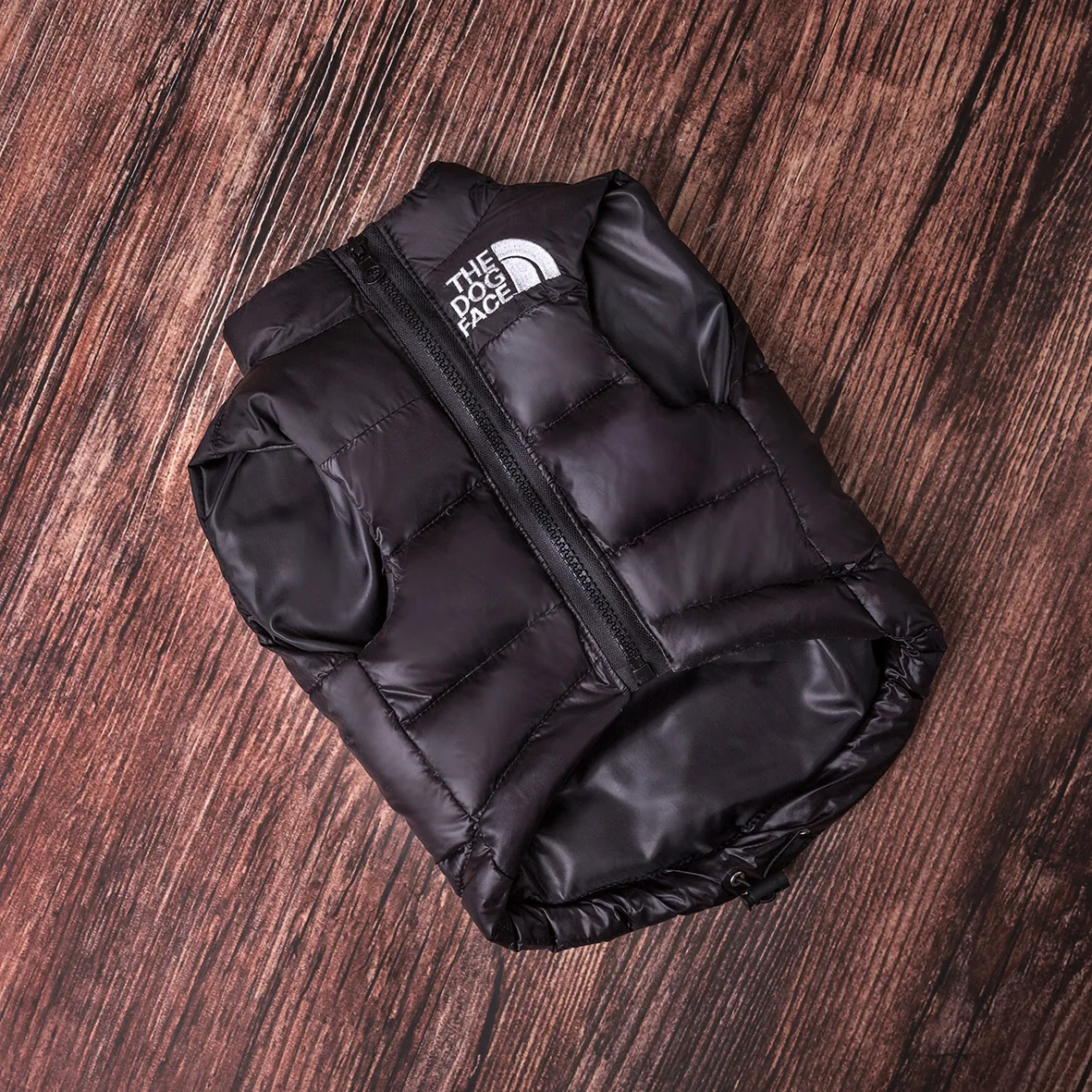 

Luxury designer pet dog clothes vintage print fashion trendy brand pet jacket small medium dogs Chihuahua French bulldog jacket