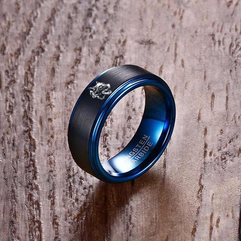 Мужские вольфрамовые обручальные кольца 8 мм черные и синие с гравировкой волка