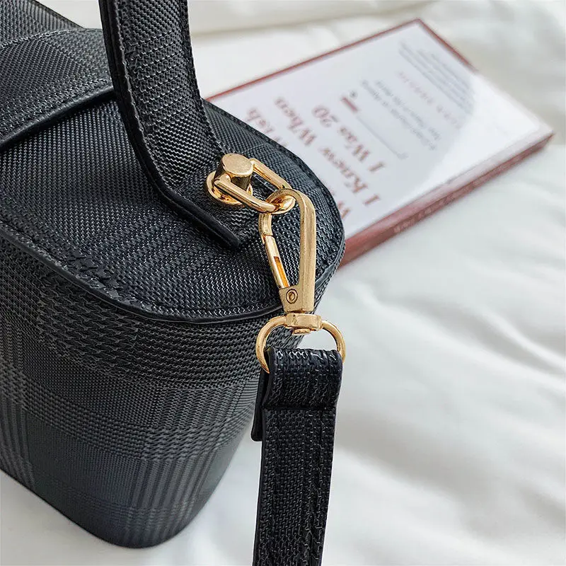 

Small Crossbody Bags for Women Pu Leather Black Plaid Female Cross Body Bag Hasp