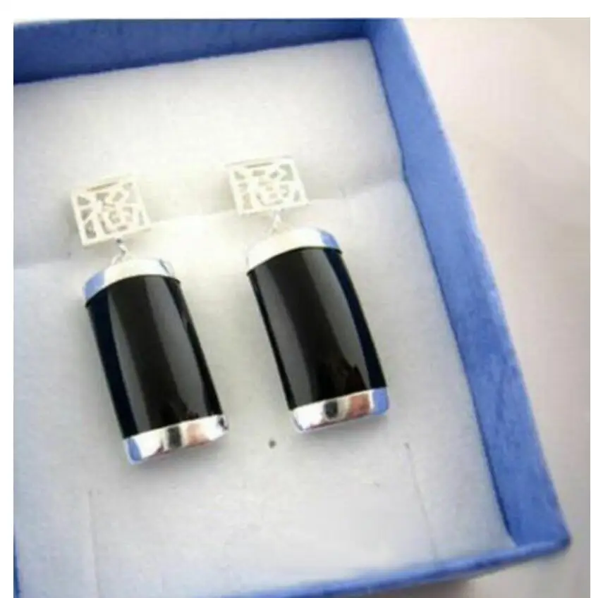 Серьги-гвоздики с черным агатом и ониксом прямоугольные покрытием из белого