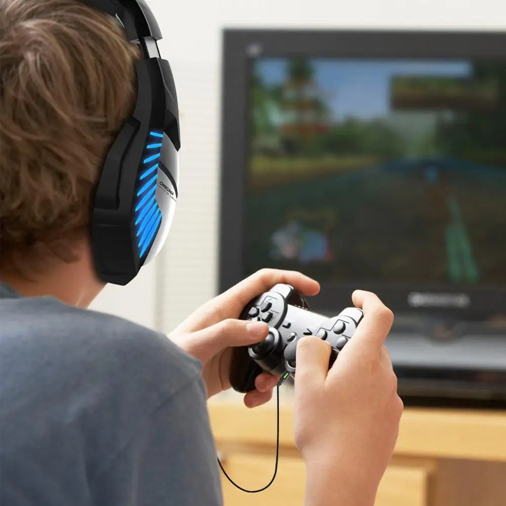 

Game headset is suitable for PS4, 3.5mm stereo wired headset and microphone color LED lamp headset+E-sports mouse