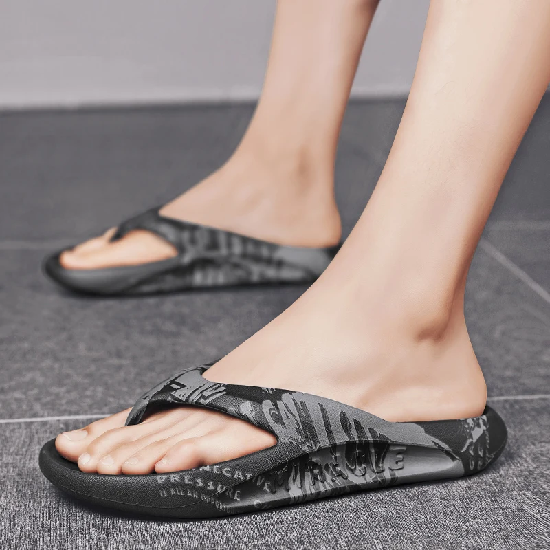 New Summer Men Beach Shoes Slippers Anti Slippery Flat Slides Outdoor Fashion Cork Slipper Sandals Funny Flip Flops Black Form