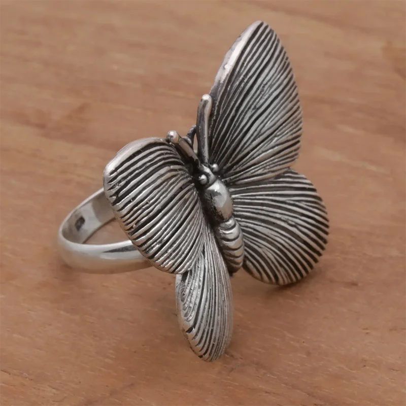 

Milangirl Creative Simple Ancient Silver Color Butterfly Insect Female Metal Ring for Women Party Jewelry Accessories Size 5-12