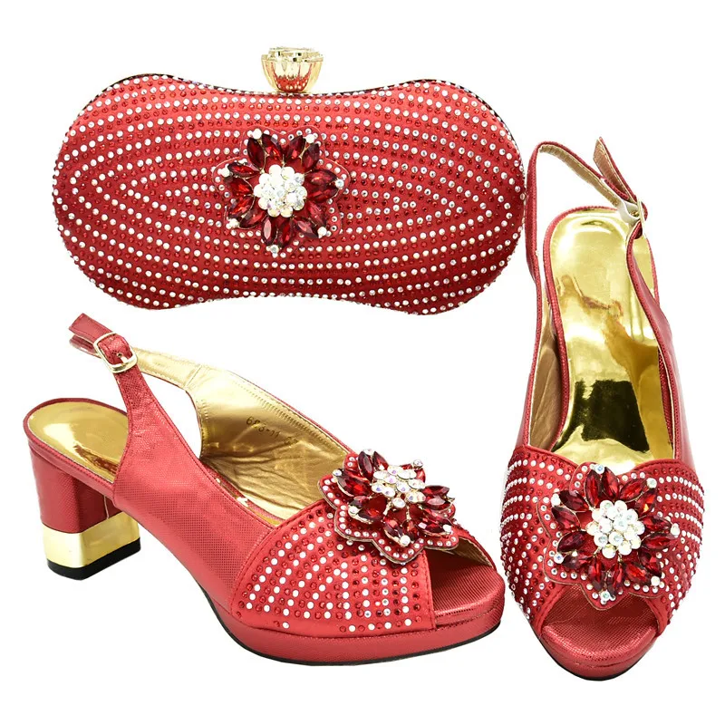 Итальянская обувь синего цвета с сумочкой в комплекте оптовая продажа коллекция