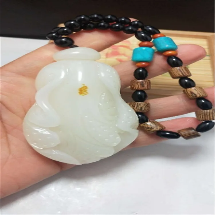 

Hot Selling Natural White Jade Cabbage Pendant Charm Jewellery Women's Hand-Carved Pendant for Women Men Fashion Accessories