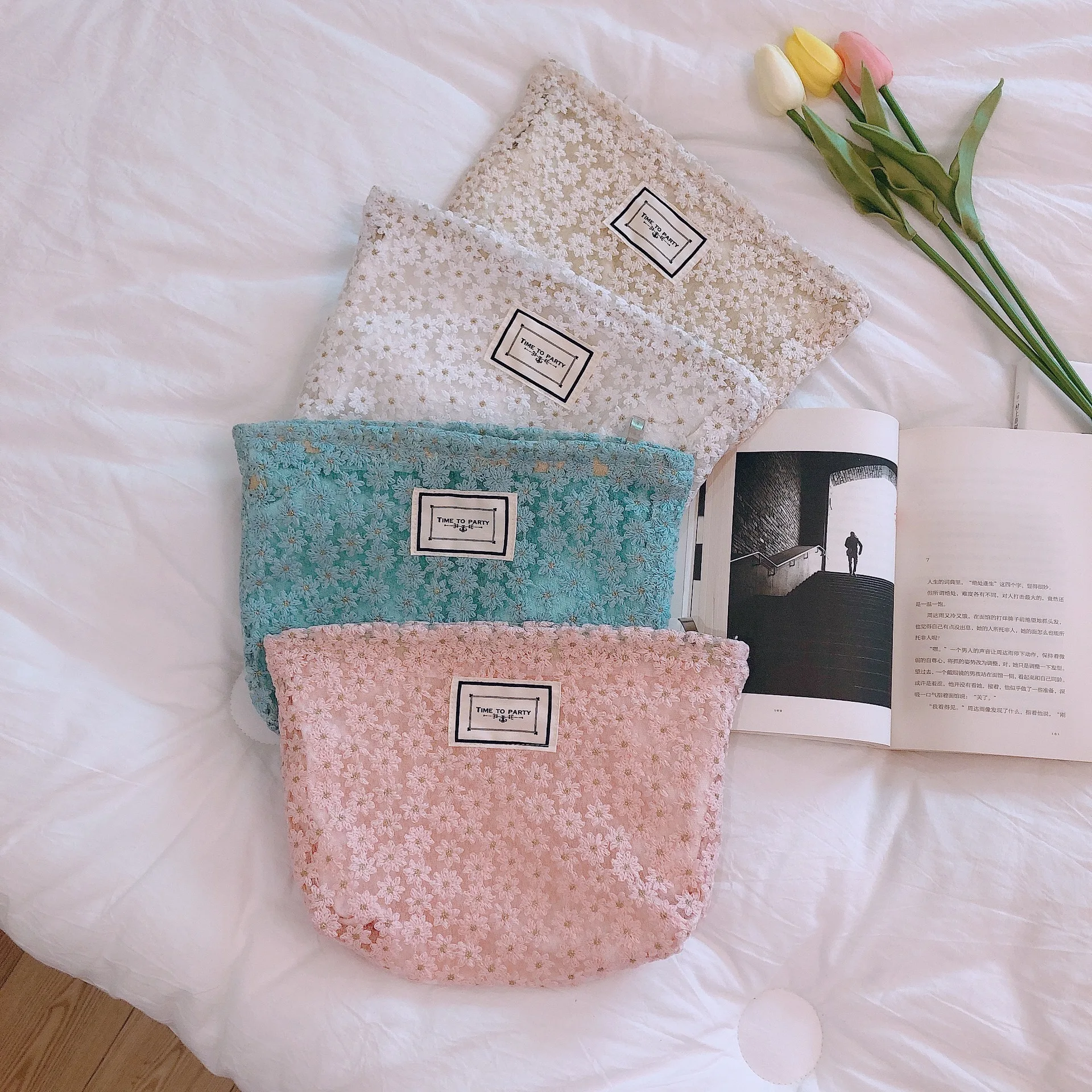 

Flower Small Cloth Bag Hand Bag Cosmetic Bag Lace Hollow Embroidery Lady Fashion Elegant Fresh Simple Makeup Bag Toiletry Bag