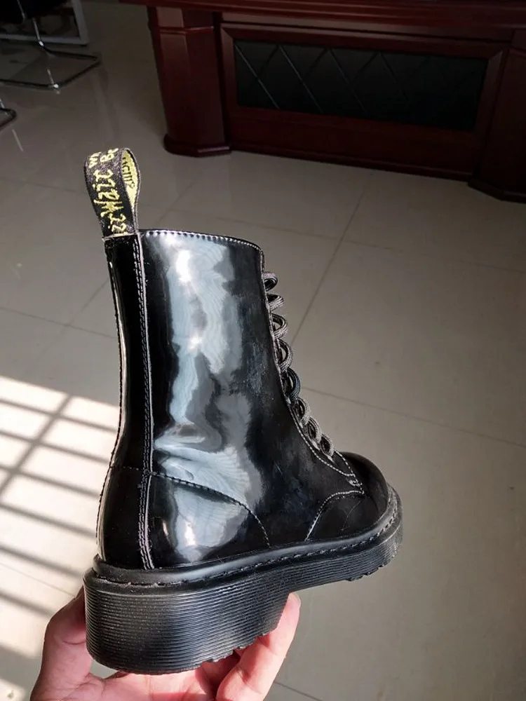 Брендовые Плюшевые Ботинки martin; botines femme; теплые Нескользящие зимние ботинки; зимние мотоциклетные ботинки на платформе со шнуровкой и круглым носком на массивном каблуке