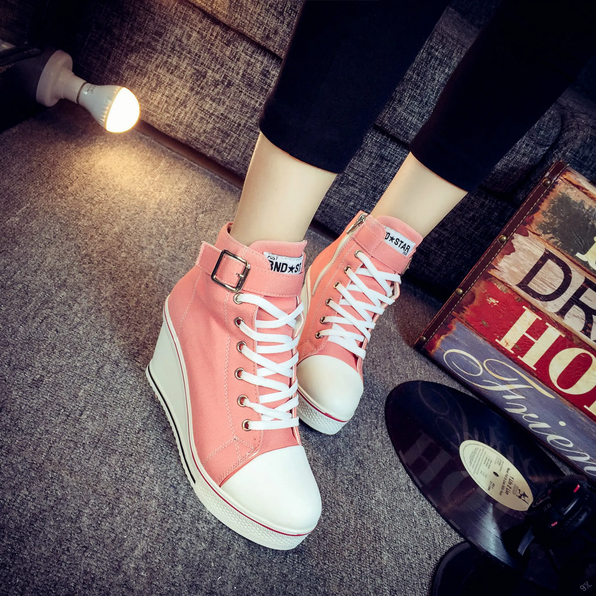 Парусиновая обувь с высоким берцем на высокой толстой платформе молнией боку