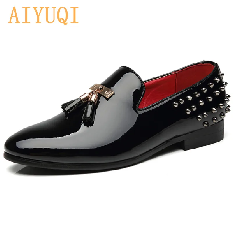 

AIYUQI Men's Loafers Shoes Large Size 37-48 Fashion Bright Leather Shoes Men Personality Rivet Trendy Shoes Peas Shoes Male