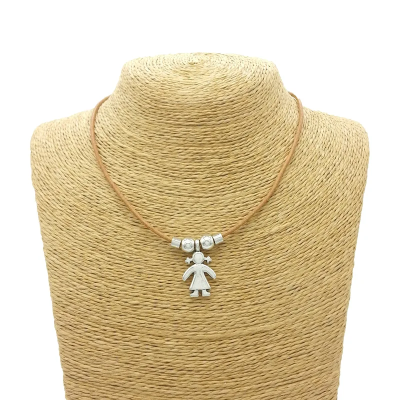 

2020New couple alloy party hot selling in Europe and America popular cute boy and girl cartoon pendant jewelry necklace