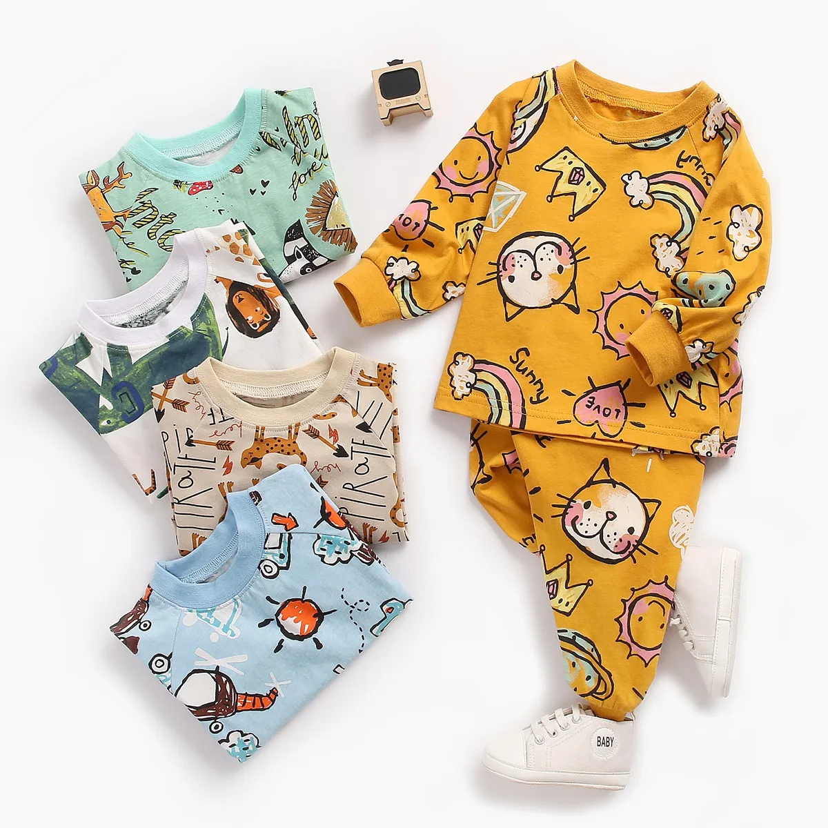 Комплект одежды для маленьких мальчиков и девочек осенне-зимний комплект из топа