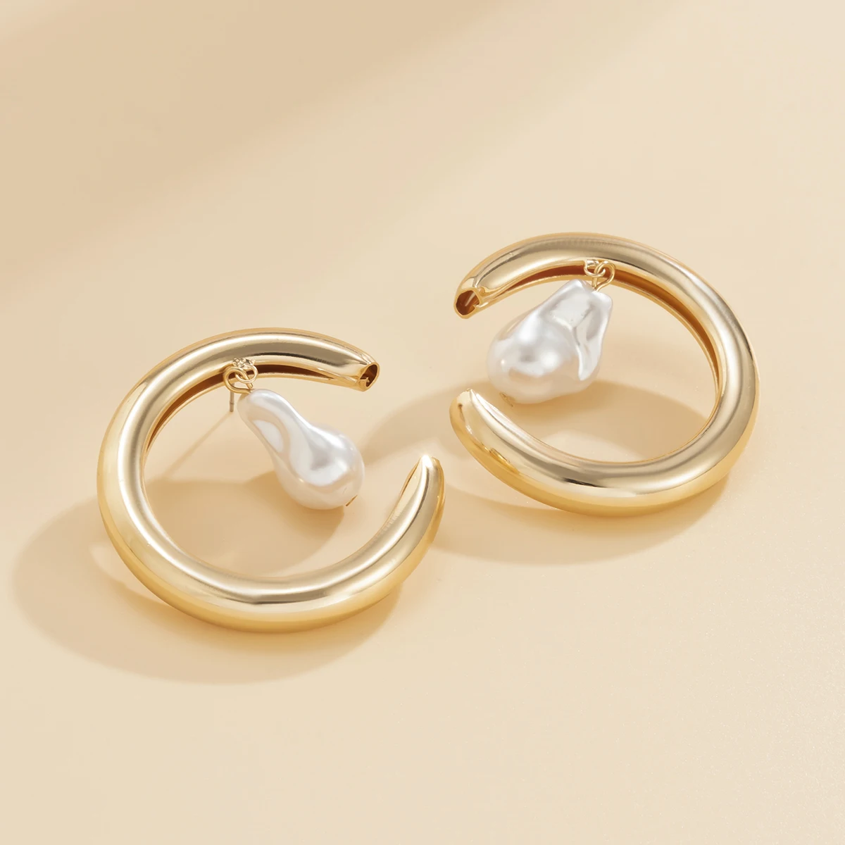 

Trendy Big Open Circle with Pearl Pendant Earrings for Women Gold/Silver Color Fashion Stud Earrings 2021 Ear Jewelry Girls Gift