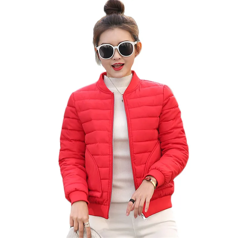 Зимняя куртка женская красная плюс размер свободная короткая тонкая легкая