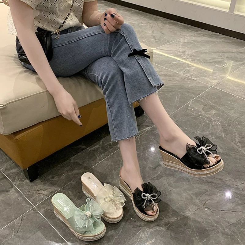 

Female Shoes Butterfly-Knot On A Wedge Slippers Heels Glitter Slides Flower Fashion 2021 High Jelly Flat Luxury Butterfly-knot F