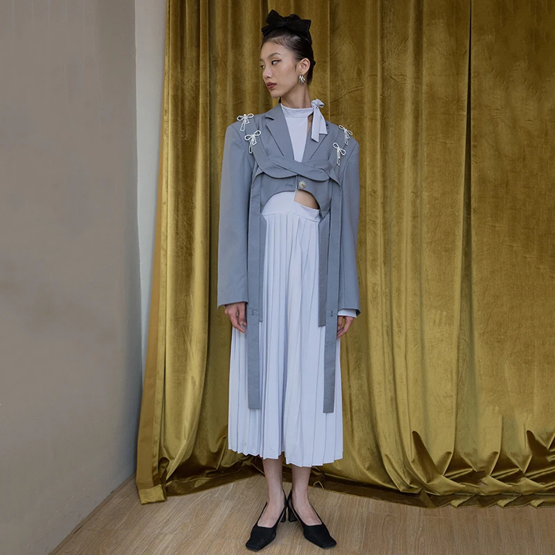

[EAM] Women Gray Pleated Hollow Out Long Dress New Stand Collar Long Sleeve Loose Fit Fashion Tide Spring Autumn 2021 1DB983