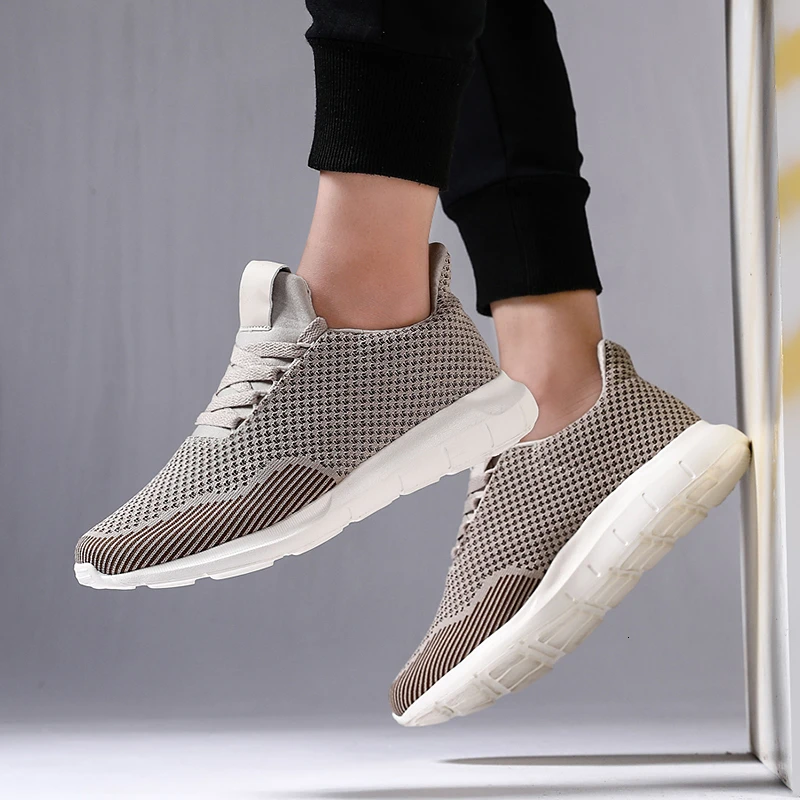 

Black Sports Shoes Man Flying Weavon Breathable Mesh Sneakers For Male Outdoor Light Lace-up Soft Running Jogging Walking Shoes