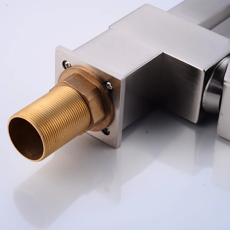 Европейский кухонный смеситель с креплением на раковину хромированный