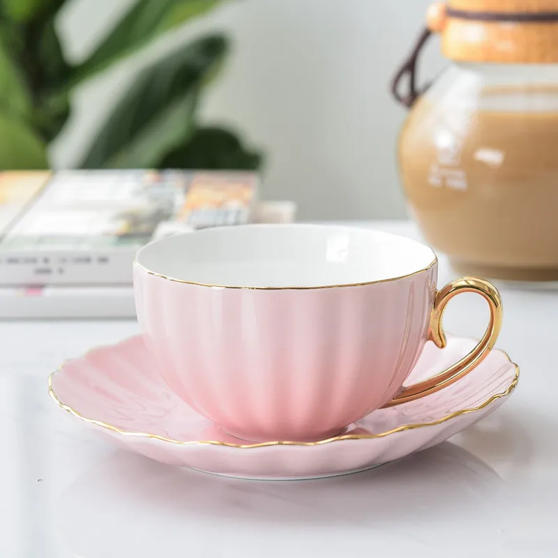 

Pink Cute Creative Porcelain Cup and Saucer Ceramics Simple Tea Sets Modern Design Coffee Cups Tazas Para Cafe