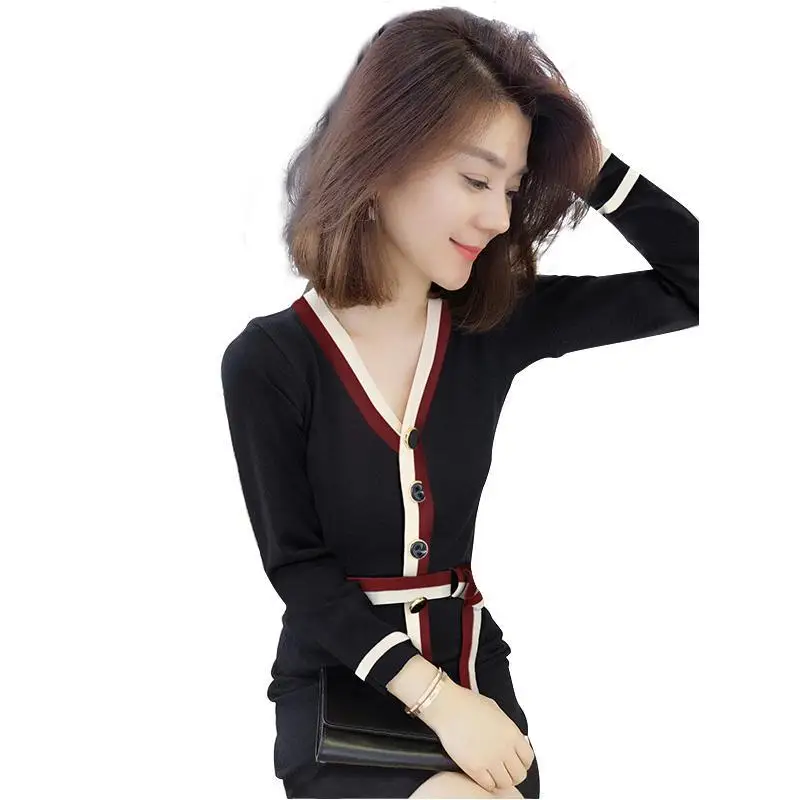 

Spring and autumn new small black dress medium length V-neck waist dress