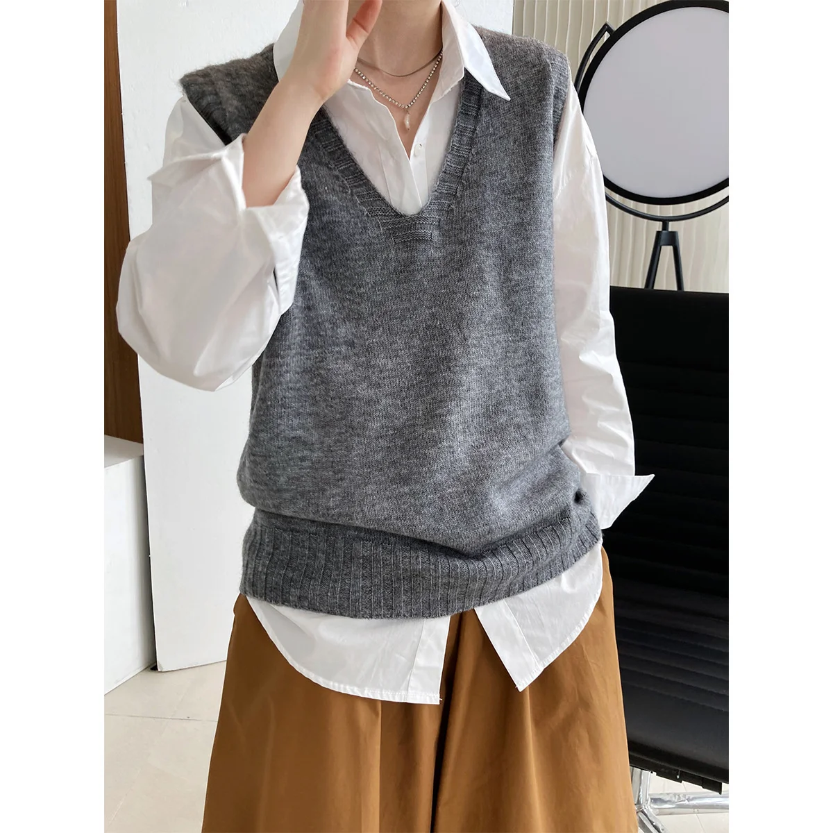 

Женский трикотажный жилет, новый осенний свободный Однотонный свитер с V-образным вырезом