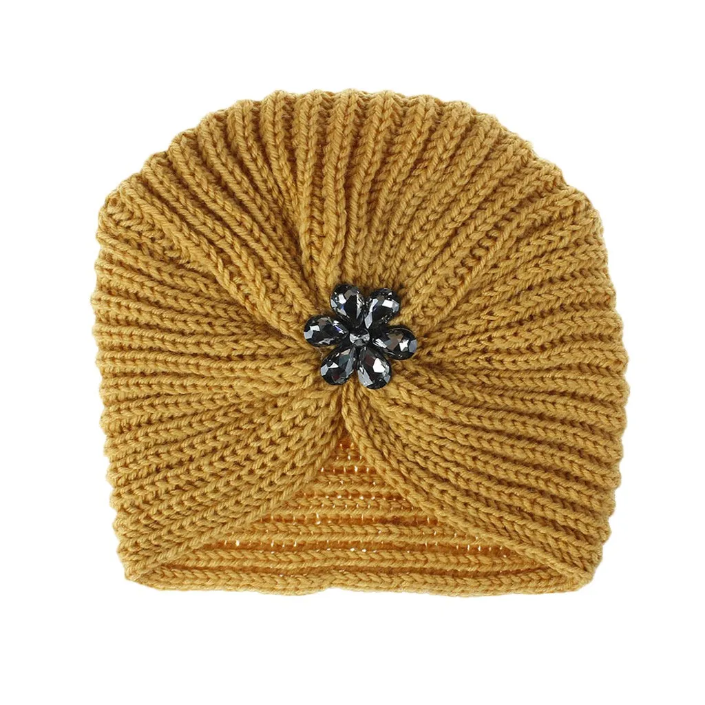 Женская теплая зимняя вязаная шерстяная шапочка с цветком из кристаллов для