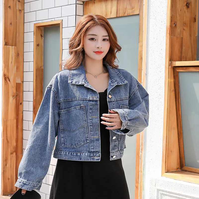 Женская джинсовая куртка с блестками светло-голубая короткая куртка-бомбер