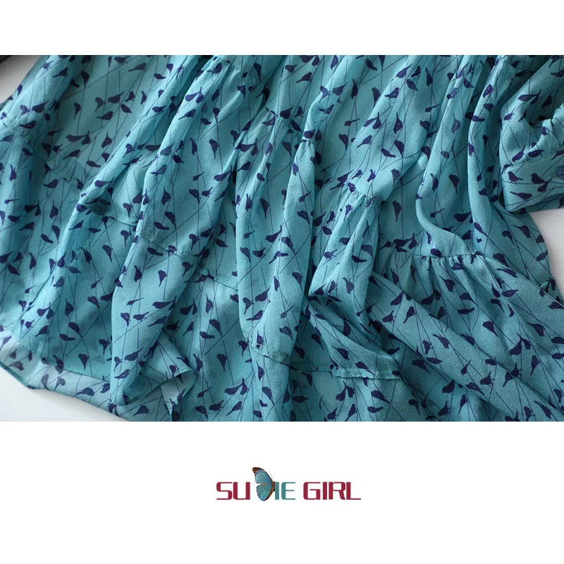 

SUDIE Girl A sense of style for young girls! Beautiful and elegant stand collar five-point sleeve bird print mulberry silk dress