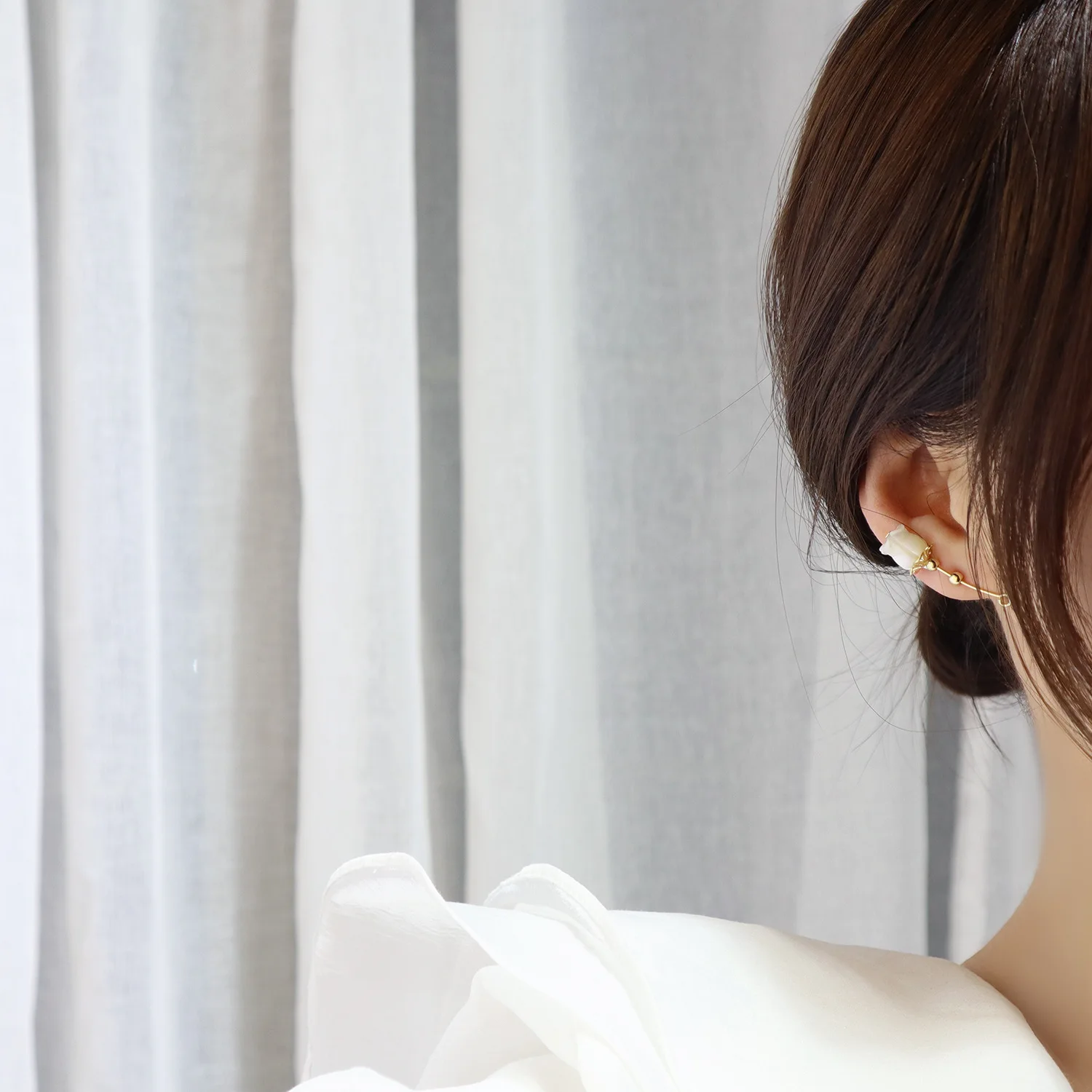 Блестящие боковые новые аксессуары серьги гвоздики с опаловым цветком для