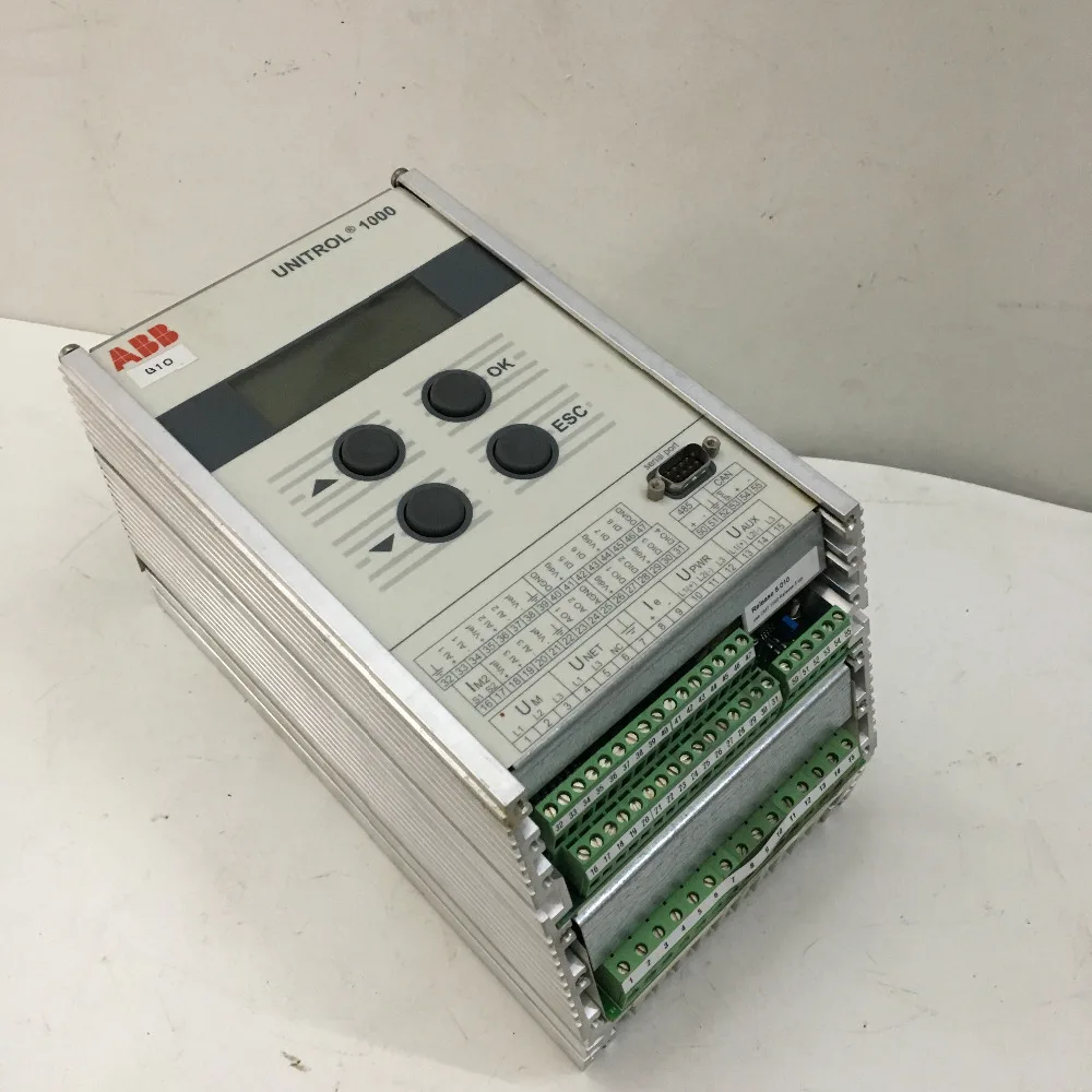 ABB Unitrol 1000 возбужденный/регулятор напряжения 3BHE014557R0003 используется в хорошем