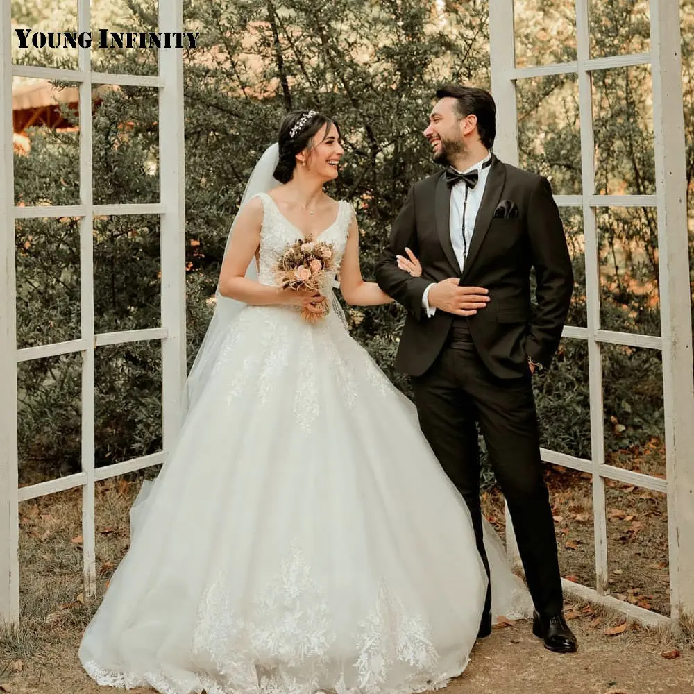 

Женское свадебное платье без рукавов, бальное платье из тюля с V-образным вырезом, открытой спиной и кружевной аппликацией, до пола, 2021