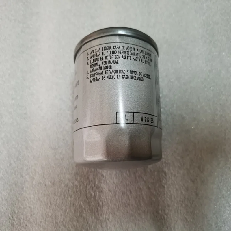 Масляный фильтр для A1 A3 A4 Q3/SKODA FABIA 3/OCTAVIA 3/RAPID/YETI/VW BEETLE CC FOX GOLF JETTA PASSAT POLO 04E115561H |