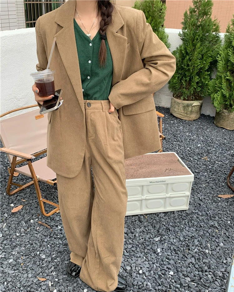 

Женский брючный костюм размера плюс, высококачественный костюм из 2-х предметов, двубортная куртка, элегантные широкие брюки с завышенной т...