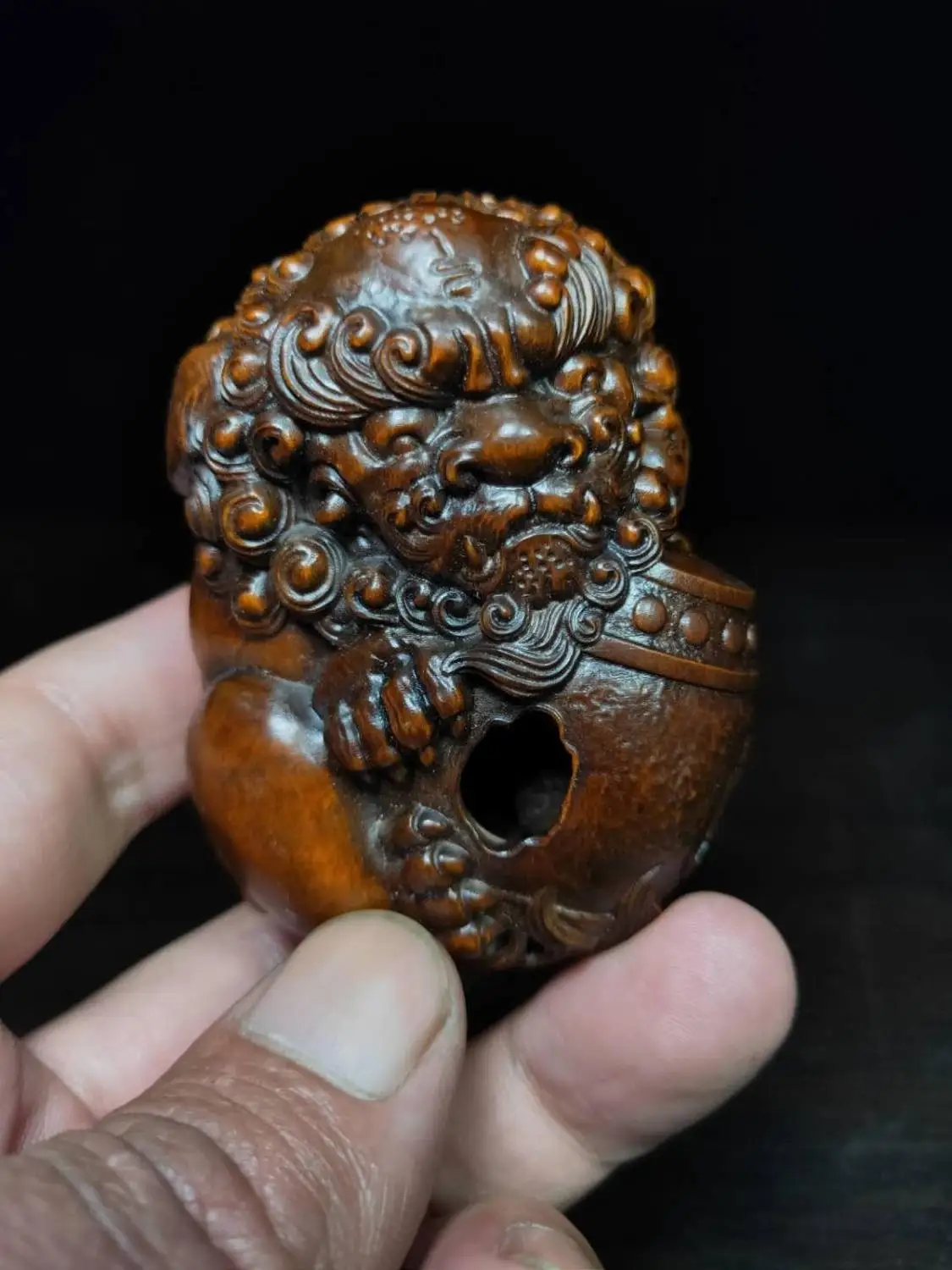 

wedding decoration Chinese Boxwood Seikos Wood Carving Lion Bell lion dog Statue handle pieces