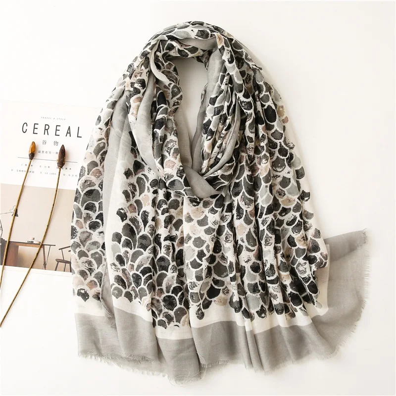 

NEW Spring Fall Scarf For Women Lightweight Sun Protection Beach Scarf Fish Scales Print Shawls Hijab Oversized Cape Sjaal