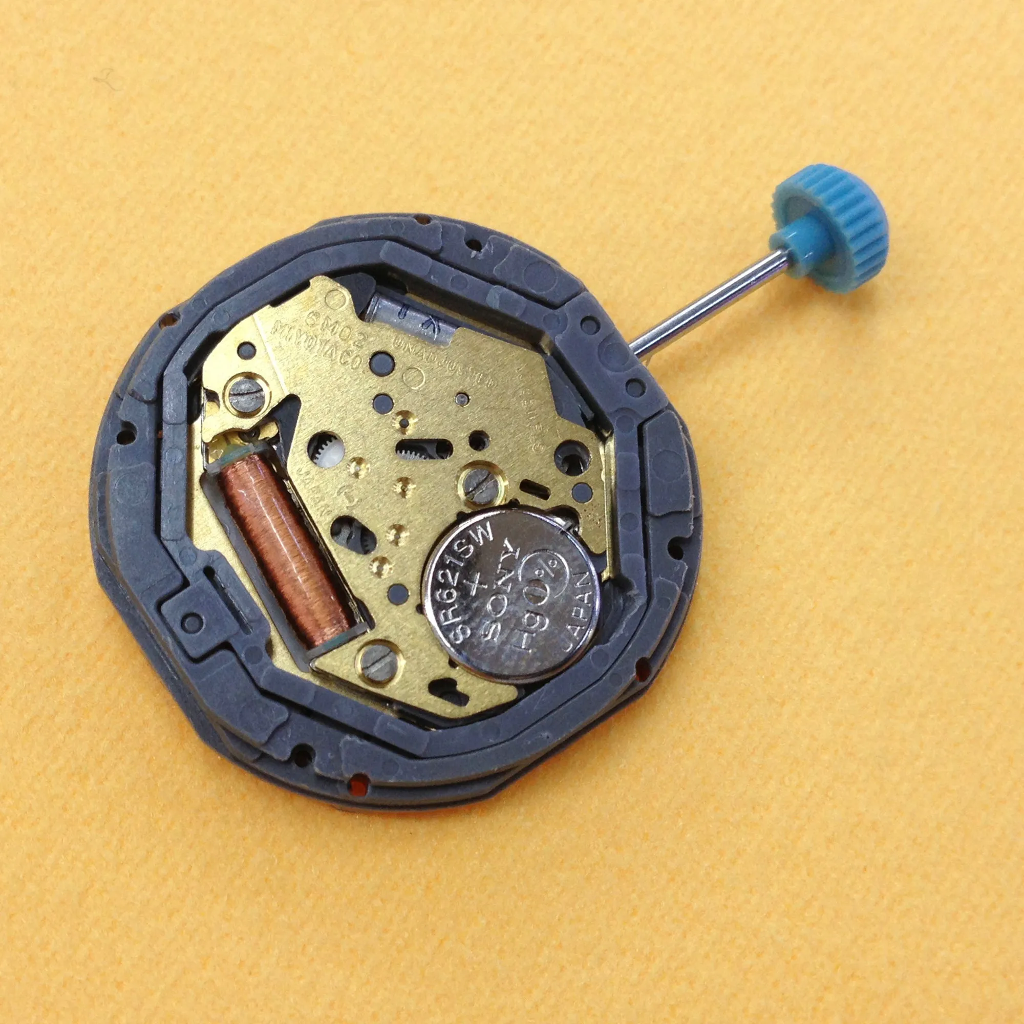 Watch movement accessories Japan's new 1M02 three-pin double calendar quartz does not contain batteries | Наручные часы