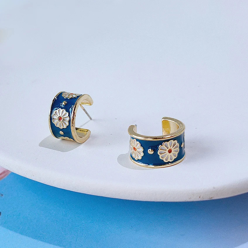 Женские винтажные серьги гвоздики с эмалью квадратные и круглые глазурью в