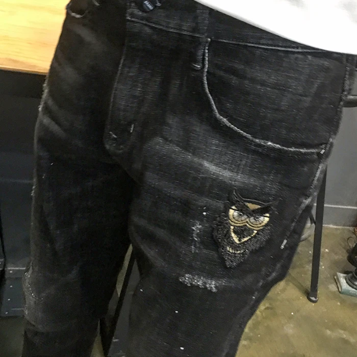 Осенние джинсы мужские черные рваные вышитые джинсовые брюки повседневные