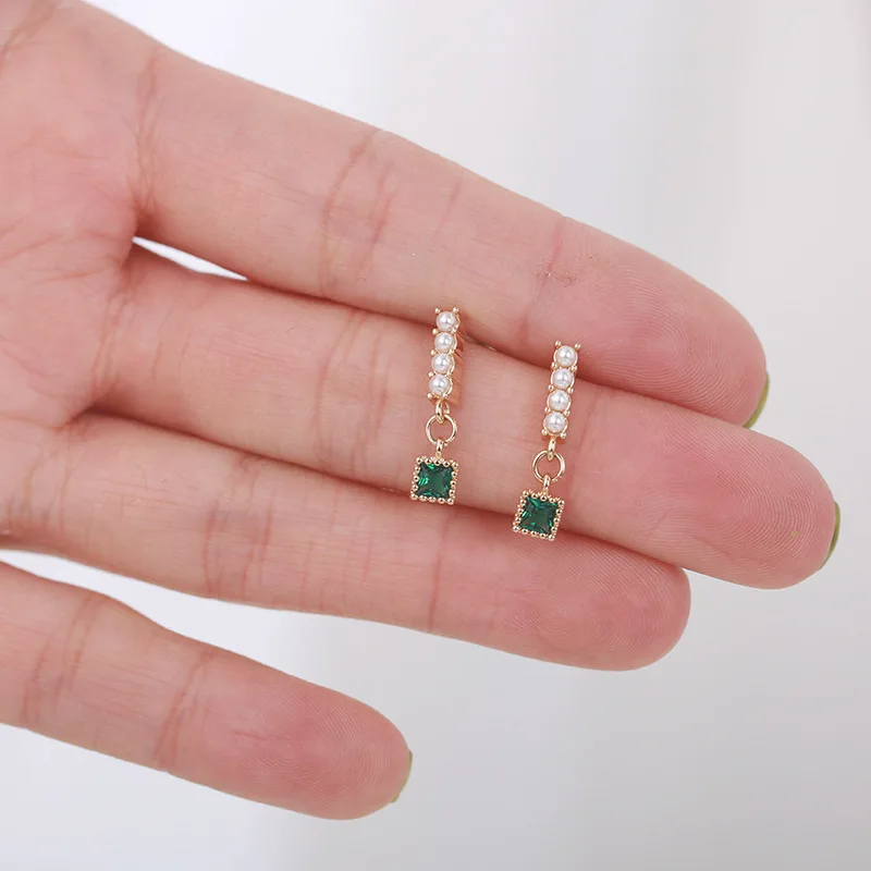 

2021 Fashion Green Crystal Pendant Stud Earrings Simple Small Ear Rings Simulated Pearl Earrings for Women Party Jewelry