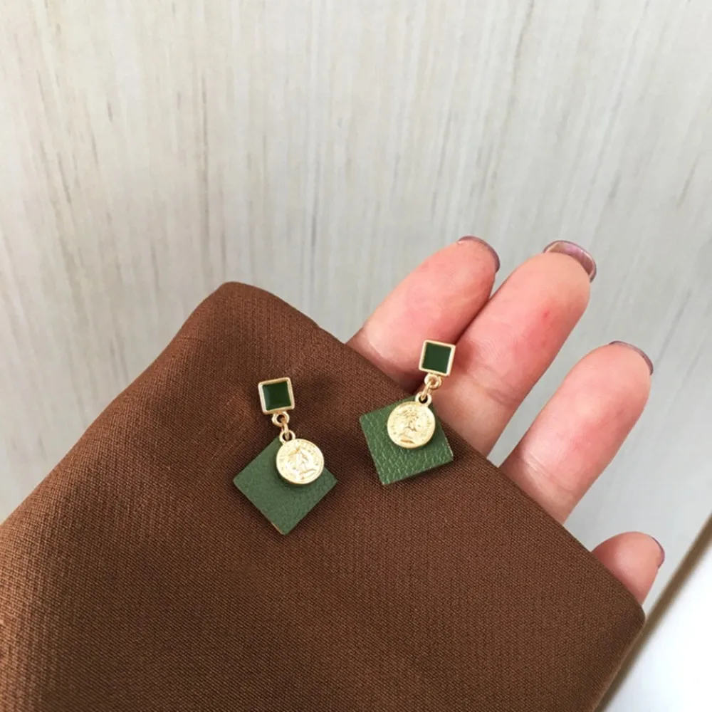 

RUANME Retro face geometry stud earrings earrings elegant temperament women party gift