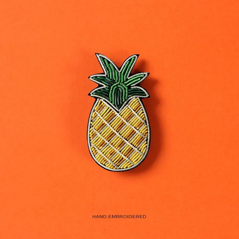 

Indian Silk Hand-embroidered Brooch High-end Women's Anti-glare Buckle Pin Fixed Clothes Pineapple Pineapple Badge Tide