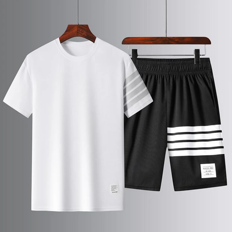 Костюм спортивный мужской из 2 предметов быстросохнущий с коротким рукавом |