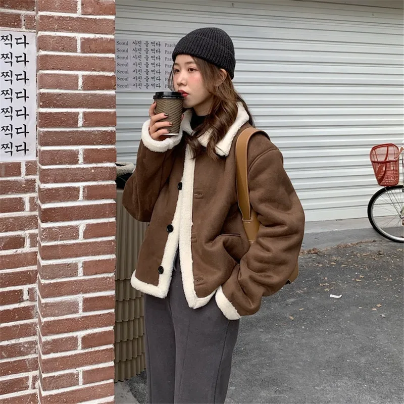 

Женские зимние короткие парки из искусственной овчины