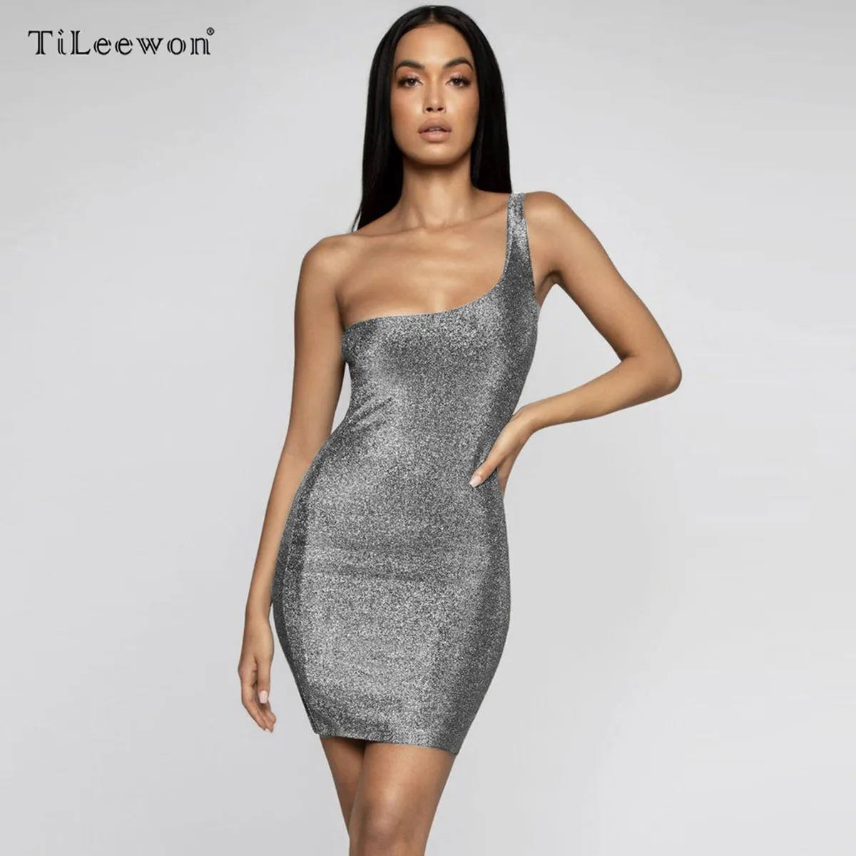 Женское облегающее платье на одно плечо золотистое и серебристое повседневное